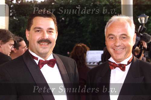Utrecht 28 september2001
Uitreiking gouden Kalveren tijdens filmdagen.
John v Zwieteren (r) en een direkteur van Grolsch