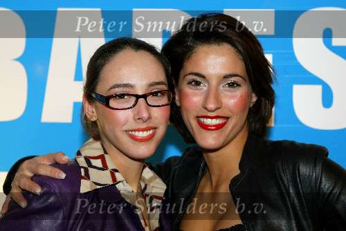 Amsterdam 16 decmber 2001
Uitreiking TV babes award in de Kroon.
Kris TMF
Kristina Bozilovic met haar zus