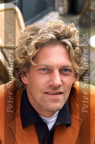 NAARDEN VESTING 25 SEPTEMBER 2001
Perspresentatie van het nieuwe programma van Wouter Nicolaas , Blind Vertrouwen .
Marc des Bouvries