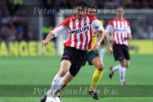 Eindhoven 8 september 2001
PSV-Fortuna sc
Mark v Bommel