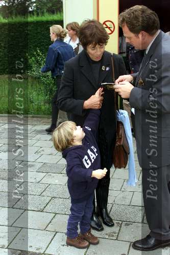 Kaatsheuvel, De Efteling 23 september 2001
2500e Efteling Sprookjes-show
Mies Bouwman met haar kleinzoon