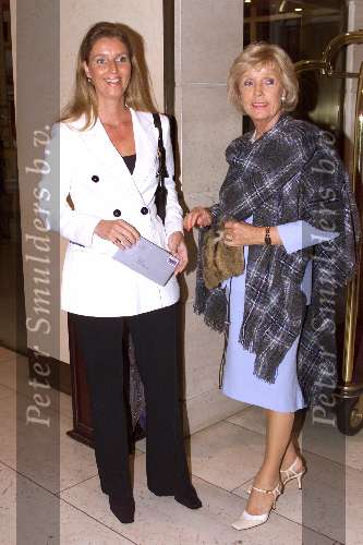 Amsterdam 15 september 2001
Modeshow Mart Visser in het Hilton.
Paulette Schroder met moeder.