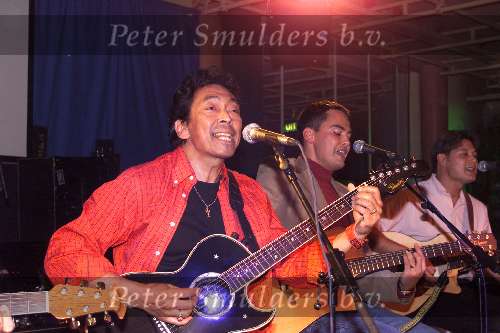 HILVERSUM 20 september 2001
Uitreiking cd New Diamonds in Gooiland
Riem Wolf en zijn zoon