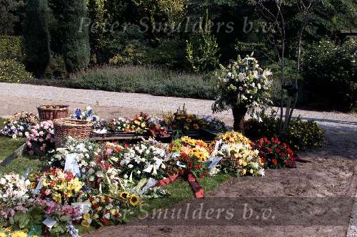 Amsterdam   25 Augustus 2001
Begrafenis Sylvia Millecam
Graf