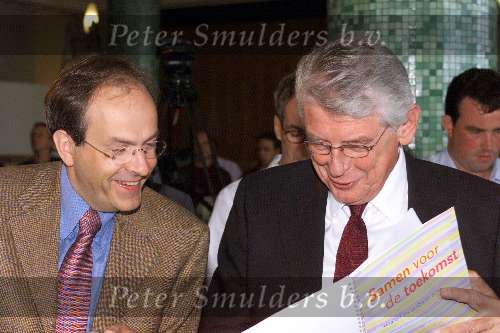Amsterdam 1 september 2001
Wim Kok en Ad Melkert bij PVDA Congres.