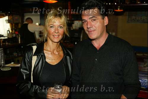 Volendam 5 september 2002
Harry Slinger Jan Smit en george Baker en Wim Jonk bij uitreiking cd
Annie Schilder en Manolo