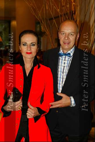Amstedam 10 september 2002
Modeshow Monique Collignon in Hilton
Ans marcus met man
