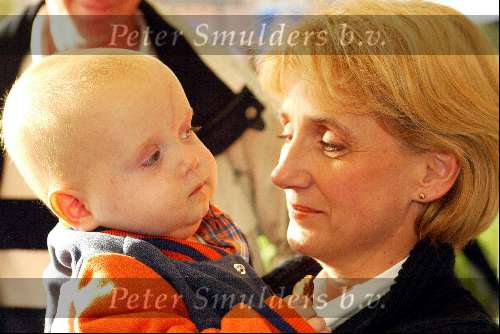 Laren 21 september 2002
Berdien Stenberg met baby
