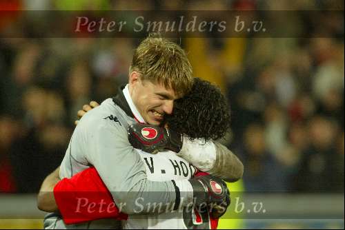 Rotterdam 11april 2002
Feyenoord-Inter 2-2
Pierre v Hooijdonk en Edwin Zoetebier blij