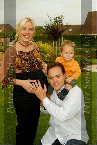Fijnaart 5 september 2002
Frans Bauer met zwangere Mariska en hun zoontje Christiaan