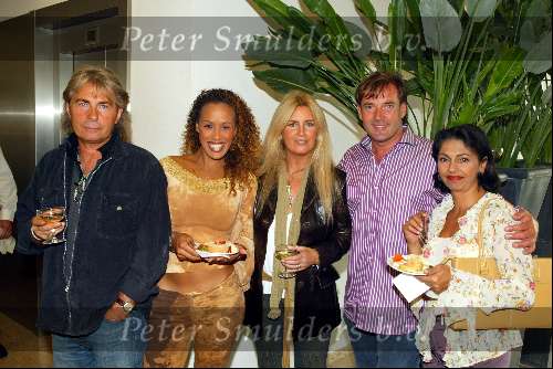 Zaltbommel 9 september 2002
Opening Rocket .
Glennis Grace, Gerard Joling, Grant and Forsyth