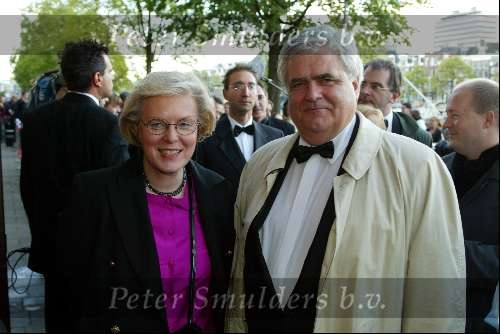 Amsterdam 22 september 2002
Premiere Sound of Music in Carre
Hanja May weggen met man