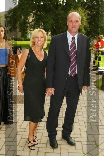 Veldhoven 4 september 2002
VVCS Voetbalgala in Koningshof
John Metgod met vrouw