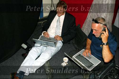 Veldhoven 4 september 2002
VVCS Voetbalgala in Koningshof
John de pater met Aplle Notebook aan het werken