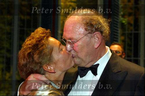 Amsterdam 22 september 2002
Premiere Sound of Music in Carre
Joop v d Ende en janine v d Ende kussend