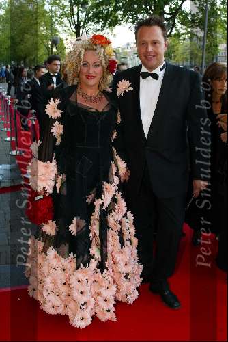 Amsterdam 22 september 2002
Premiere Sound of Music in Carre
Karin Bloemen met man