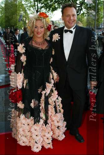 Amsterdam 22 september 2002
Premiere Sound of Music in Carre
Karin Bloemen met man
