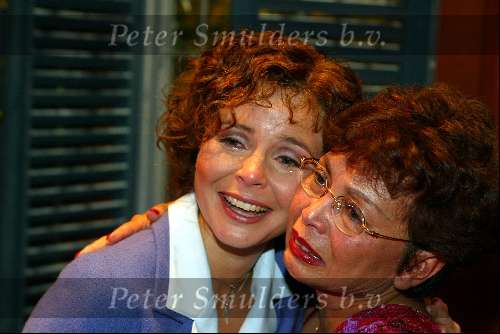 Amsterdam 22 september 2002
Premiere Sound of Music in Carre
Maaike Widdershoven tranen en haar moeder