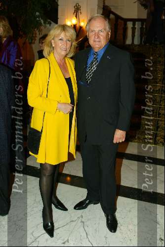 Amsterdam 9 september 2002
Modewshow Frans Molenaar in het Amstel Hotel
Nico Knapper met vrouw
