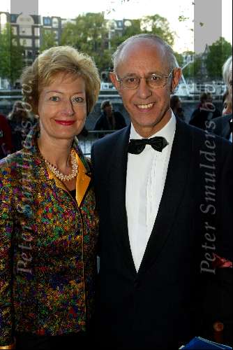 Amsterdam 22 september 2002

Premiere Sound of Music in Carre
Paul Nouwen  met vrouw


Peter Smulders bv