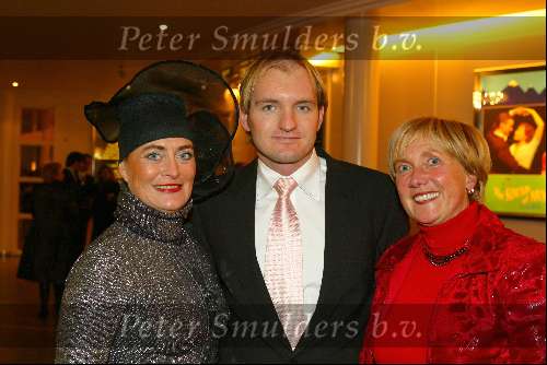 Scheveningen 8 december 2003
Feestje Holland Casino in circustheater.
Vivian Boelen met Christian Looman en Annemarie v Helden