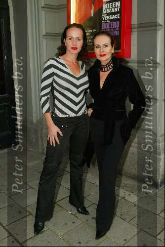 Amsterdam 24 september 2003
Premiere Henk v d Meyden in Carre
Ans Marcus met dochter