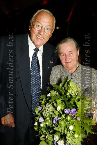 Amsterdam 16 september 2003
Feest 80e verjaardag Appie Baantjer in hotel Krasnapolsky
Appie met vrouw