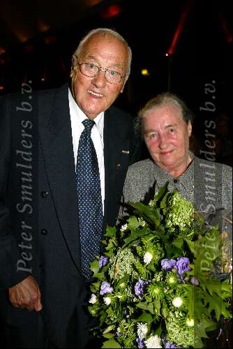 Amsterdam 16 september 2003
Feest 80e verjaardag Appie Baantjer in hotel Krasnapolsky
Appie met vrouw