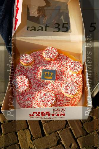 Wassenaar 8 december 2003
Bezoek bij de Horsten na geboorte kindje Maxima en Prins Willem Alexander. bakker Niek Kaptein