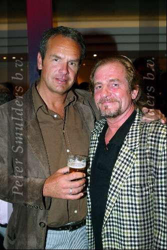 Amsterdam 22 september 2003
Premiere in de wolken met Johnny Kraaykamp jr en laus steenbeeke in het nieuwe de la mar theater
Bert Kuizenga en Filip Bolluyt