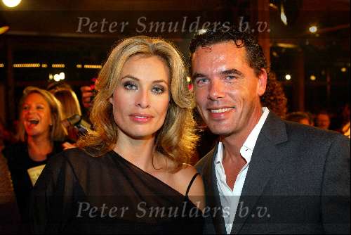 Bloemendaal 19 september 2003
elite model of the year verkiezing
Frederique v d Wal met Bram v Leeuwen