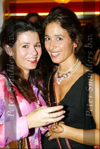 Amsterdam 22 september 2003
Premiere in de wolken met Johnny Kraaykamp jr en laus steenbeeke in het nieuwe de la mar theater
Carolien de Bruijn en Annemarie Engelkes