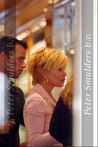 Amsterdam 27 september 2003
Connie Breukhoven assistent op pc hooftstraat