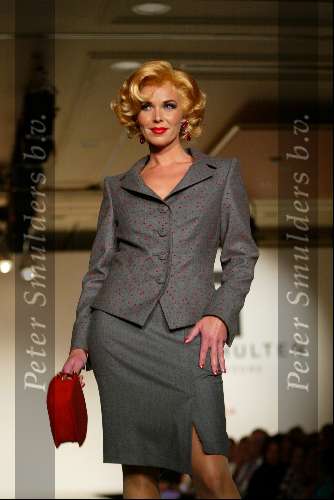 Amsterdam 14 september 2003
Modeshow Paul schulten in het okura
Denise Boekhof