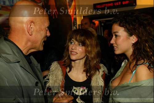 Utrecht 29 september 2003
Premiere documantaire herman brood
Katja Schuurman en Ellen ten Damme met Koos v Dijk
