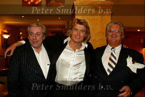 Amsterdam 15 september 2003
Modeshow ronald kolk in koepelkerk
Hans Klok Flip Kerkhoven en Tony Tetro