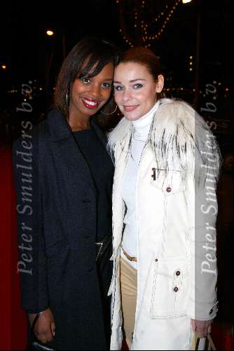Amsterdam 2 december 2003
Premiere West Side Story in Carre.
Froukje de Both en Jasmine Sendar