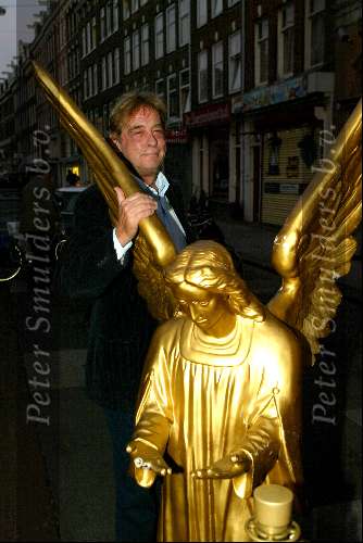 Amsterdam 4 september 2003
Durprise feestje voor babette Cremer vanwege haar 50e verjaardag in de engel op de albert Cuypstraat
Gert Jan Droge


 
 

Peter Smulders bv
