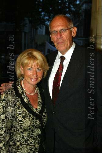 Amsterdam 9 september 2003
modeshow frans molenaar in het amstel hotel
Hans Dijkstal met vrouw