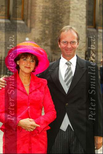 Den Haag 16 september 2003
Prinsjesdag 2003 .ministers en staatsecretarissen met hoedjes
Henk Kamp met vrouw