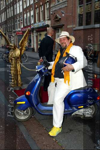 Amsterdam 4 september 2003
Henk Schiffmacher op scooter