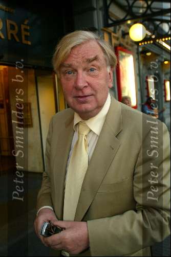 Amsterdam 24 september 2003
Premiere henk v d meyden in carre
Henk v d Meyden met gsm