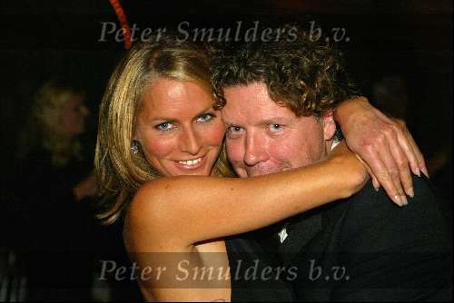 Hilversum 25 september 2003
Uitreiking van de gouden beelden in studio 21
milika peterzon met henkjan smits