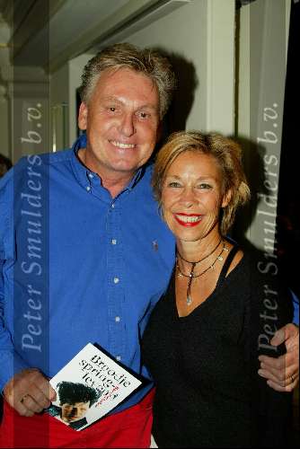 Amsterdam 7 september 2003
Presentatie boek herman brood van bart chabot in madame tussaud
Henny Huisman met vrouw  Joke