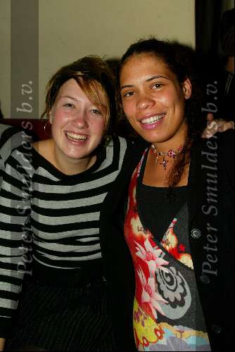 Utrecht 29 september 2003
Premiere documantaire herman brood
Twee dochters van Herman Brood