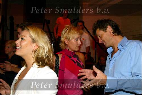 Hilversum 25 september 2003
Uitreiking van de gouden beelden in studio 21
Inge Iepenburg enRick Engelkes
