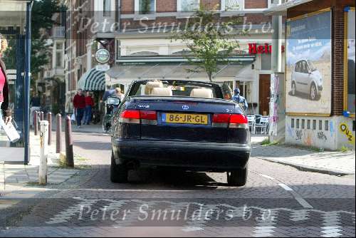 Amsterdam 27 september 2003
Jort Kelder en Georgina Verbaan in Saab cabrio