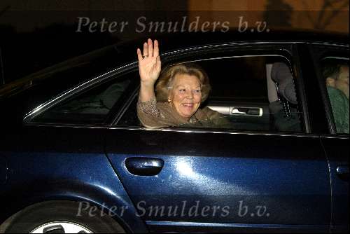 Den Haag 07 december 2003
Koningin Beatrix  op bezoek in Bronovo.
