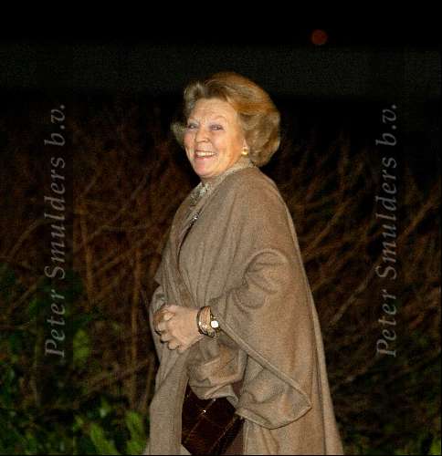Den Haag 07 december 2003
Koningin Beatrix  op bezoek in Bronovo.