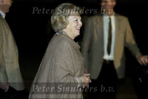 Den Haag 07 december 2003
Koningin Beatrix  op bezoek in Bronovo.
